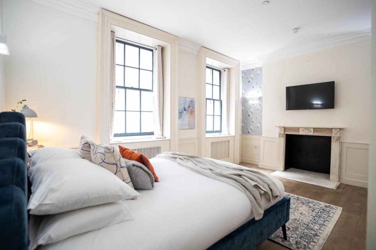 Liverpool St Three Bedroom Near Tube Station
