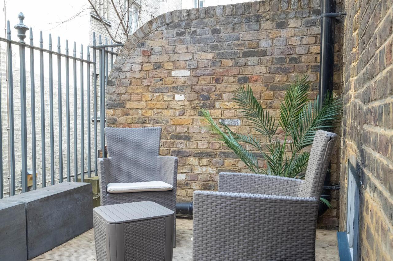 Apartment Liverpool St Three Bedroom Near Tube Station London